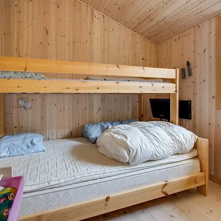 Three-bedroom Holiday In * Hals