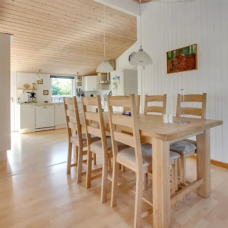 Hébergement de vacances Three-bedroom Holiday In *