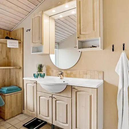 Three-bedroom Holiday In Hébergement de vacances *