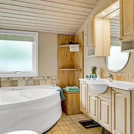 Hébergement de vacances Three-bedroom Holiday In *