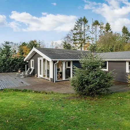 Three-bedroom Holiday In Hébergement de vacances